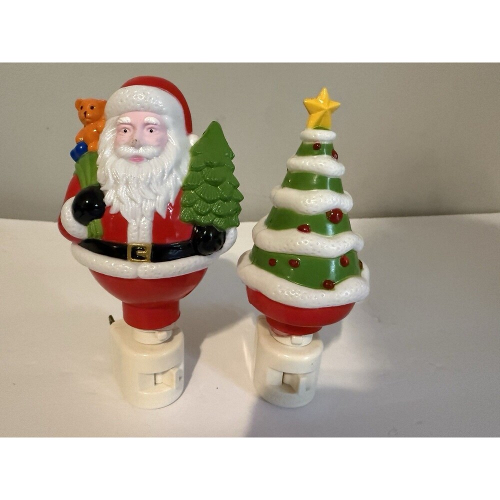2 VTG Christmas Night Lights. Tested Works.  Tree Needs A New Bulb